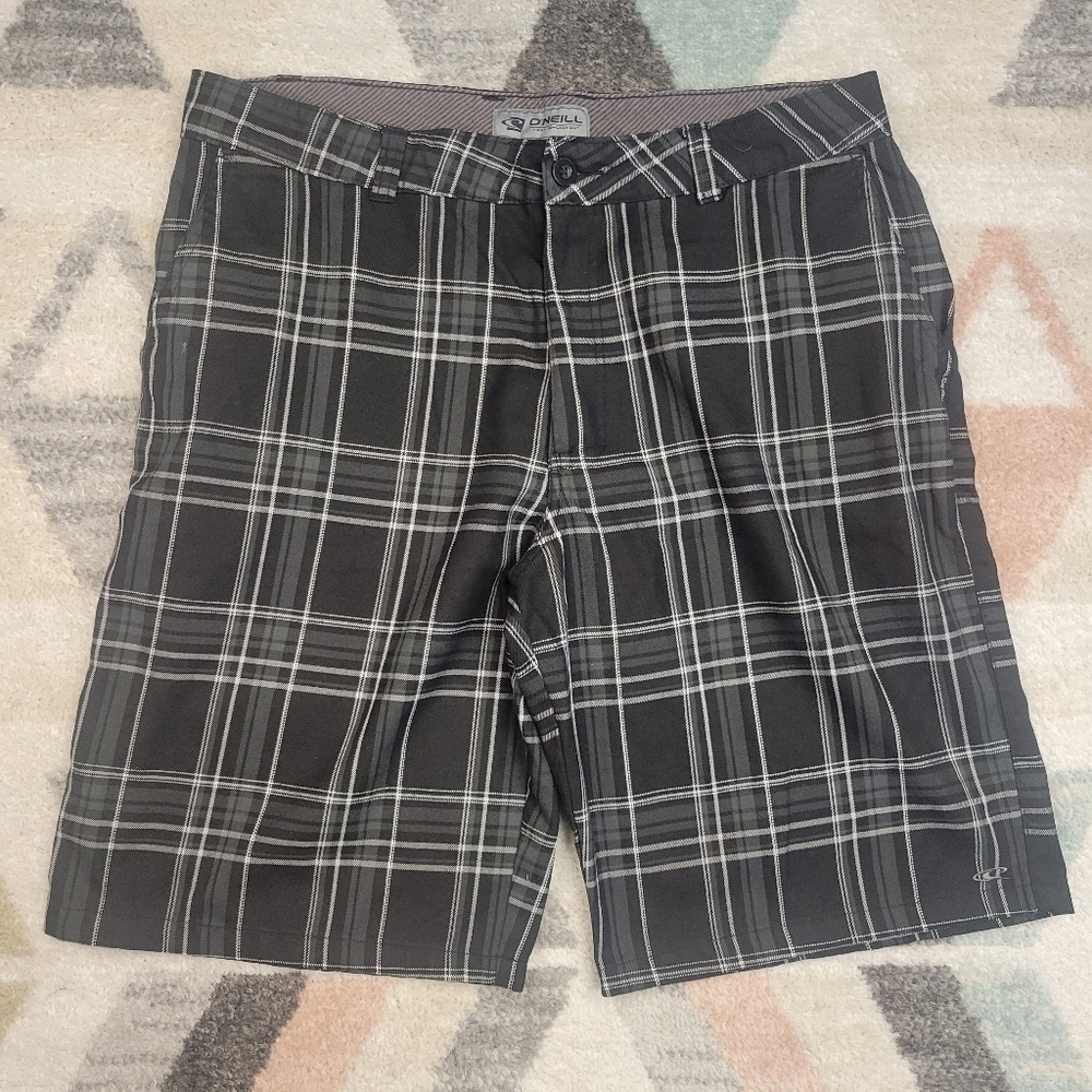 O'NEIL Gray Black Plaid Skater Shorts Size 36